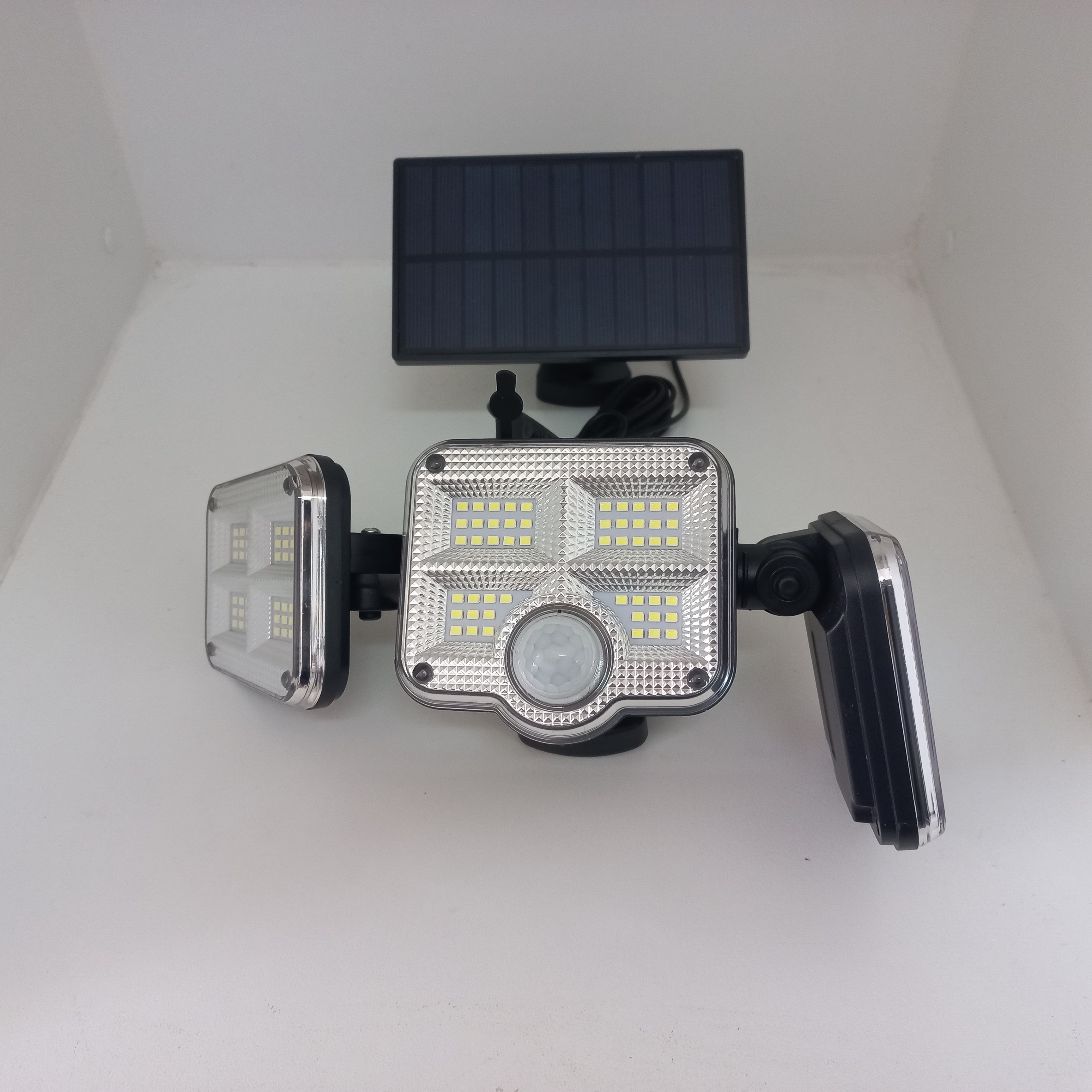 Multi Direction Solar Light with Remote & Sensor