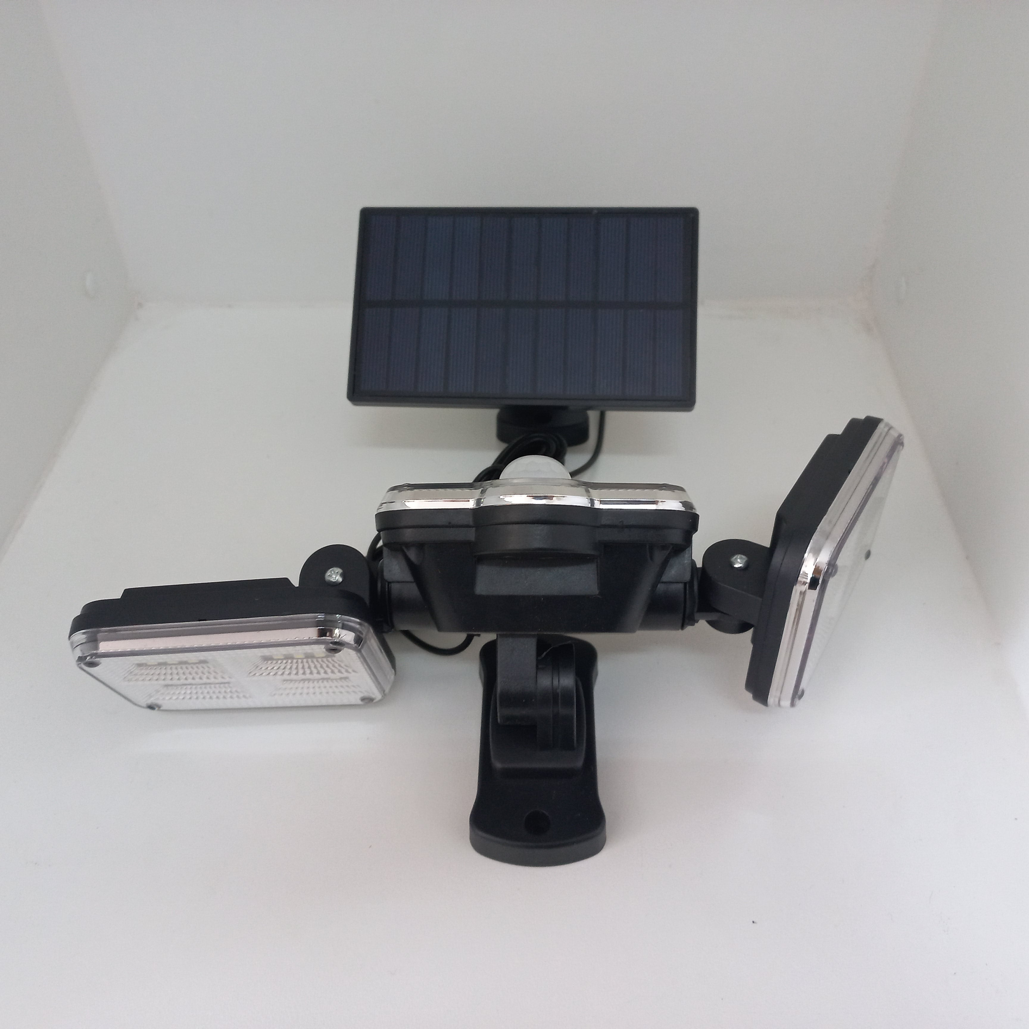 Multi Direction Solar Light with Remote & Sensor