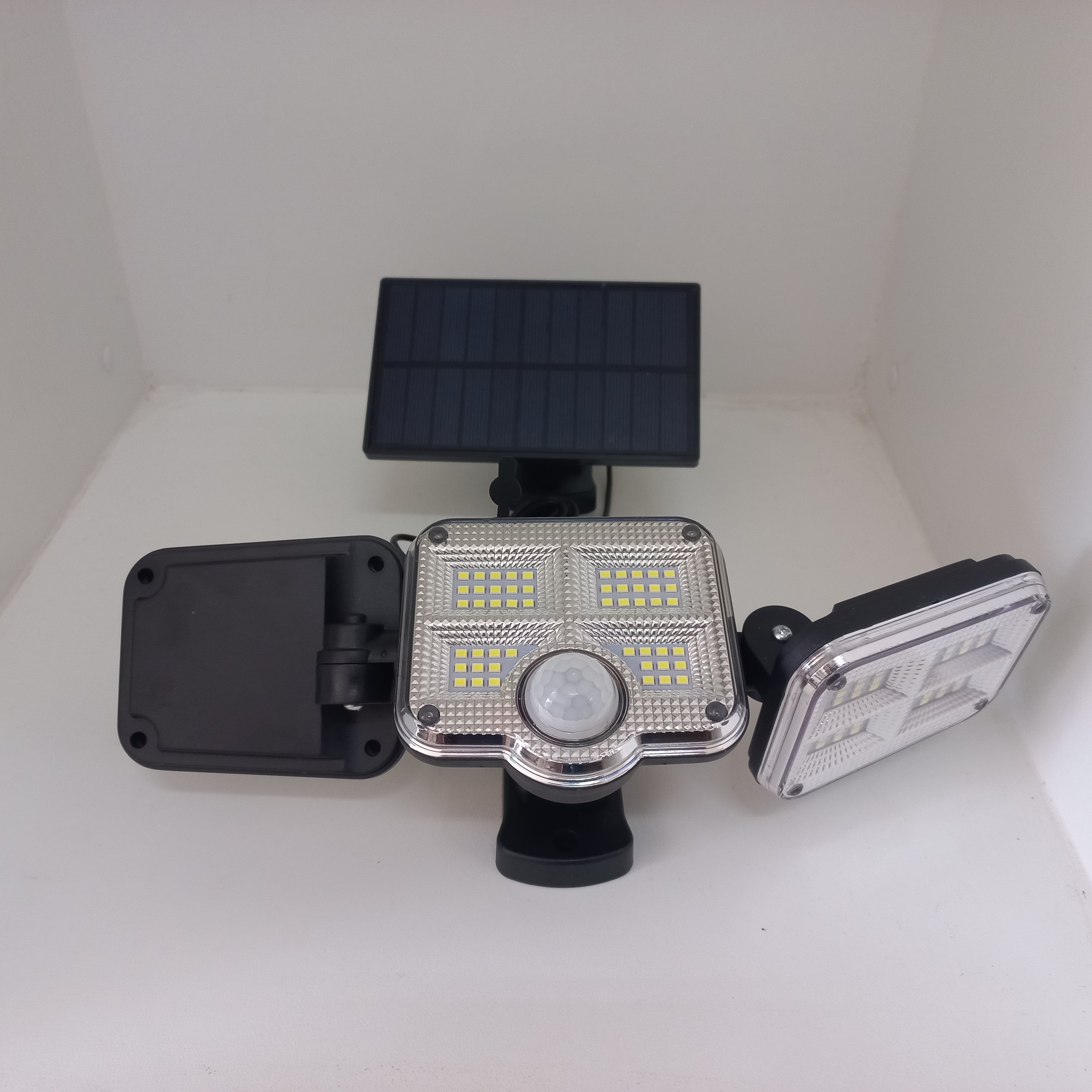 Multi Direction Solar Light with Remote & Sensor